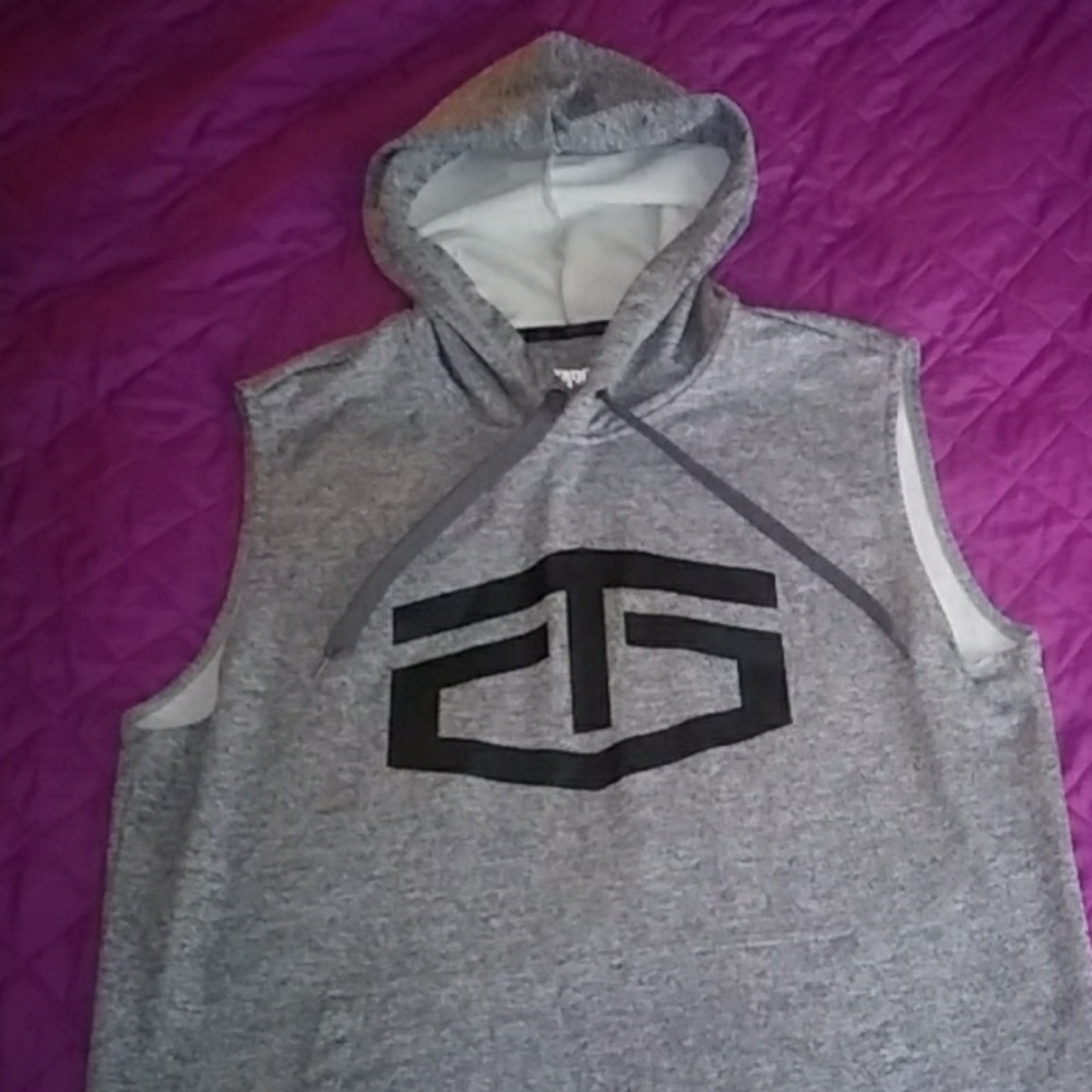 Grey sleeveless Tapout graphic hoodie sz large